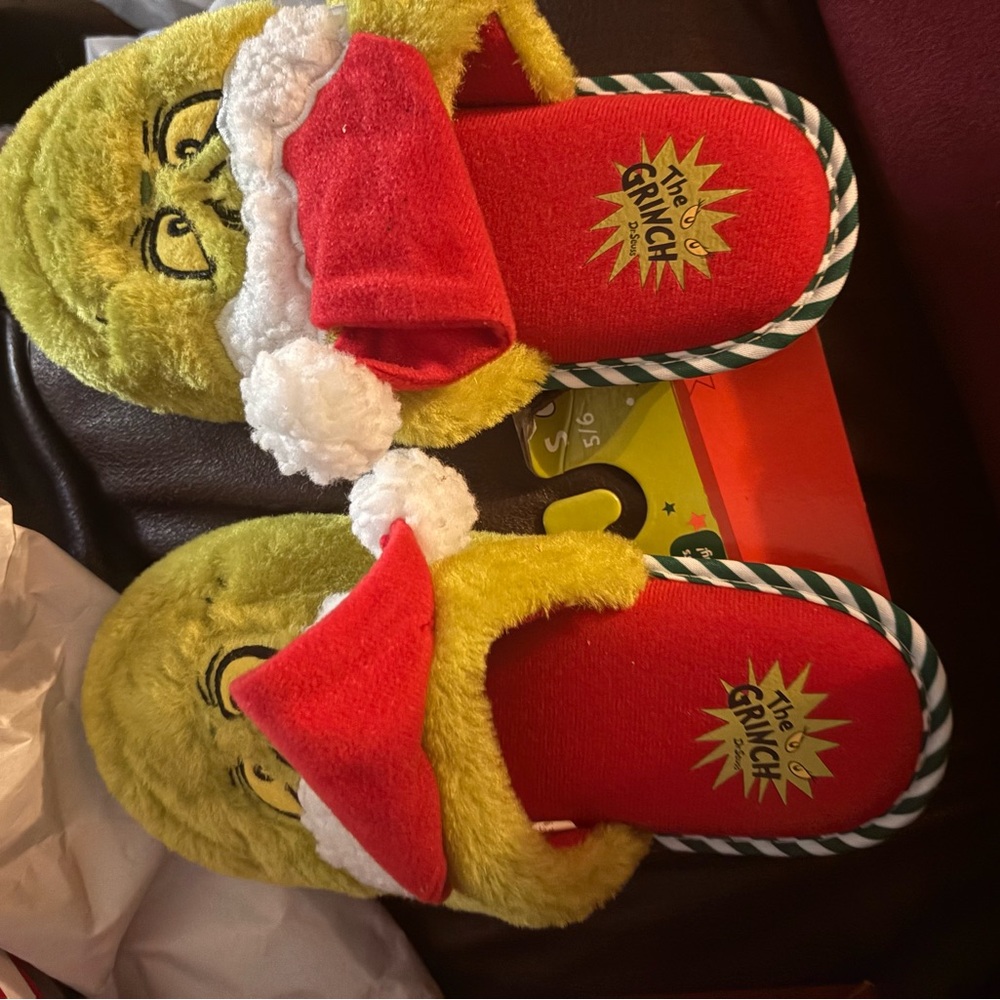The Grinch‎ Fuzzy Slippers kids 5/6